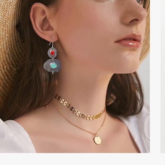 Mismatched Drop Earrings - Picture 4 of 9